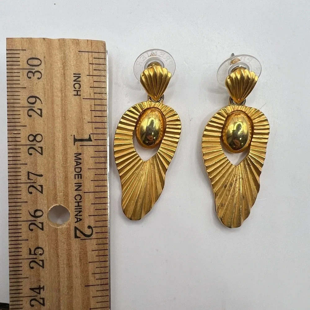 Casual Corner Dangle Pierced Earrings Brushed Shiny‎ Gold Tone Door Knocker Drop